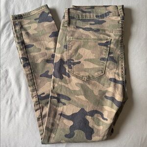 GAP Camouflage Print High Waisted Pants